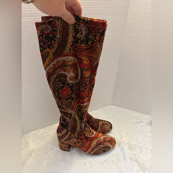 Diba 8M Red Metallic Paisley Fabric Velvet Knee High Designer Boots Y2K - Picture 3 of 15